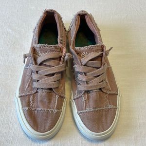 Blowfish no tie sneakers